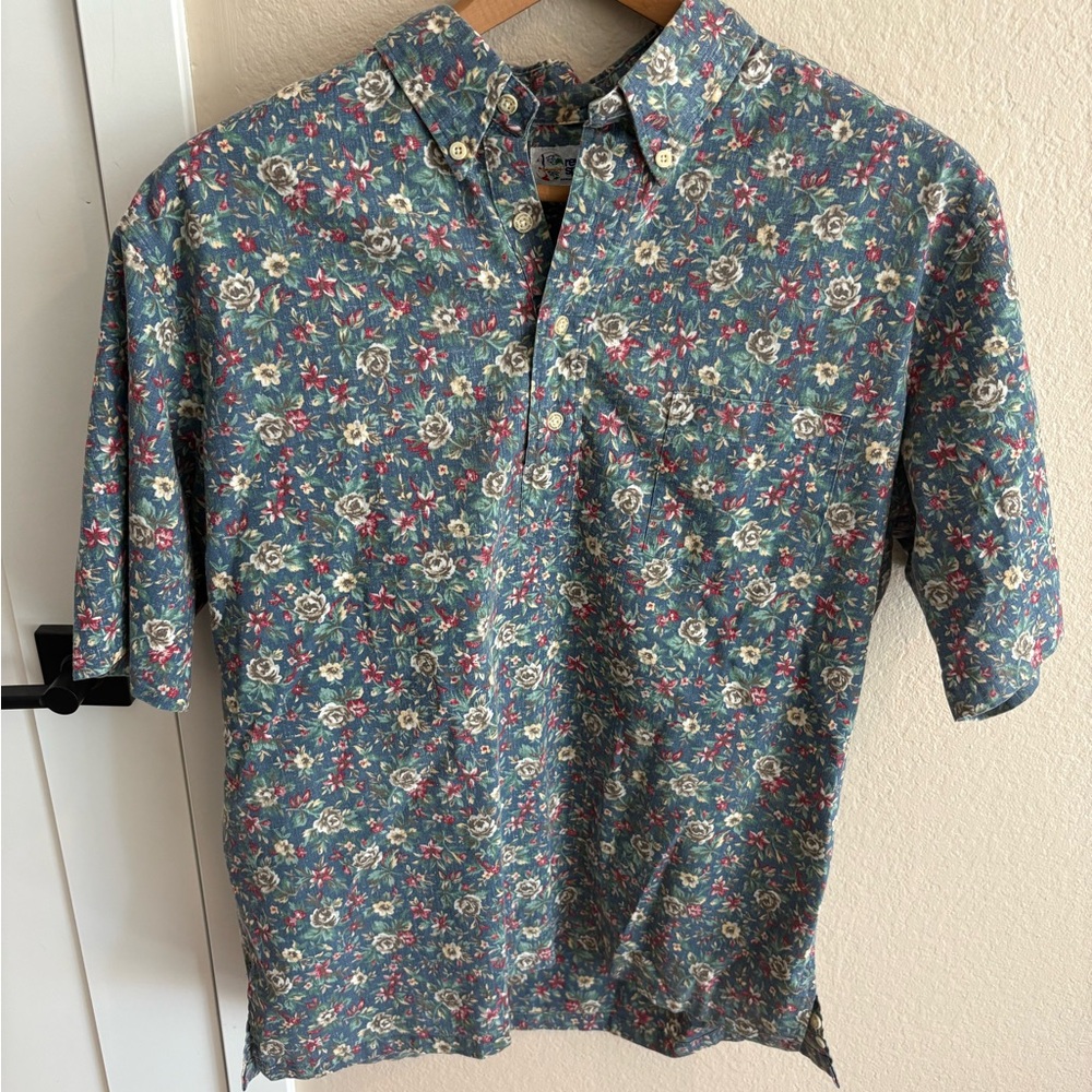 Reyn Spooner Blue and Red Casual Button Down Shirt